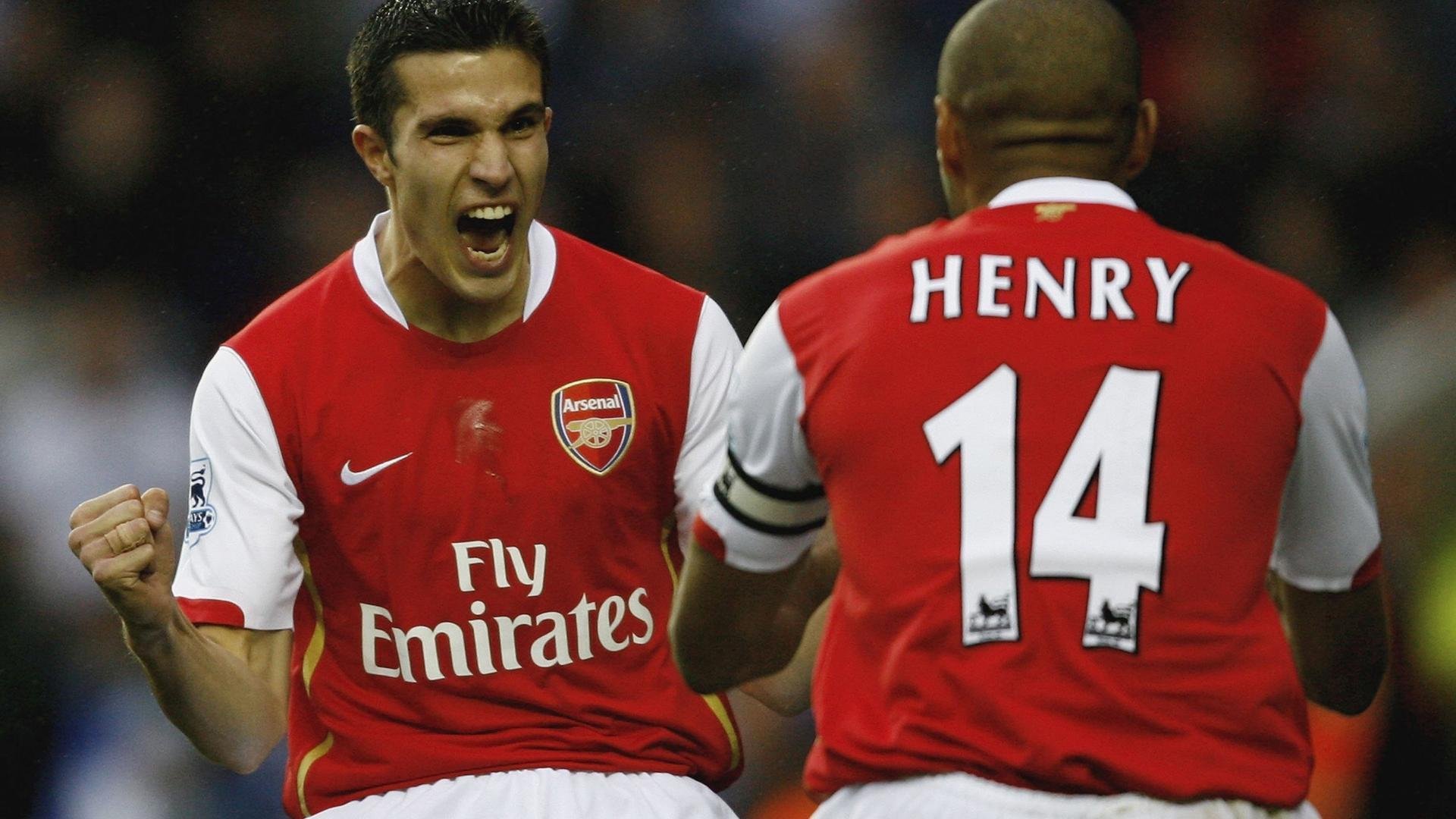 英超球队采用AI技术监测比赛中体能消耗曲线,英超球员身体素质